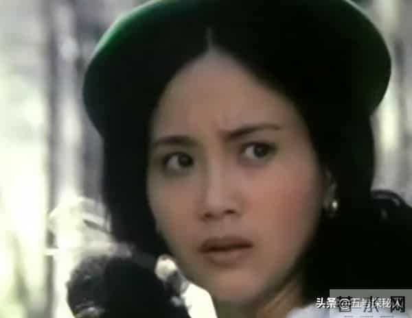 不拍吻戏，不嫁豪门，30岁自毁前程演妈妈，丈夫是她叛逆的后盾