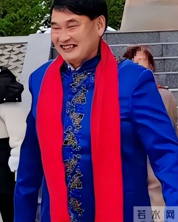 于文华也没想到，大衣哥爆红14年后，如今终于过上了理想生活