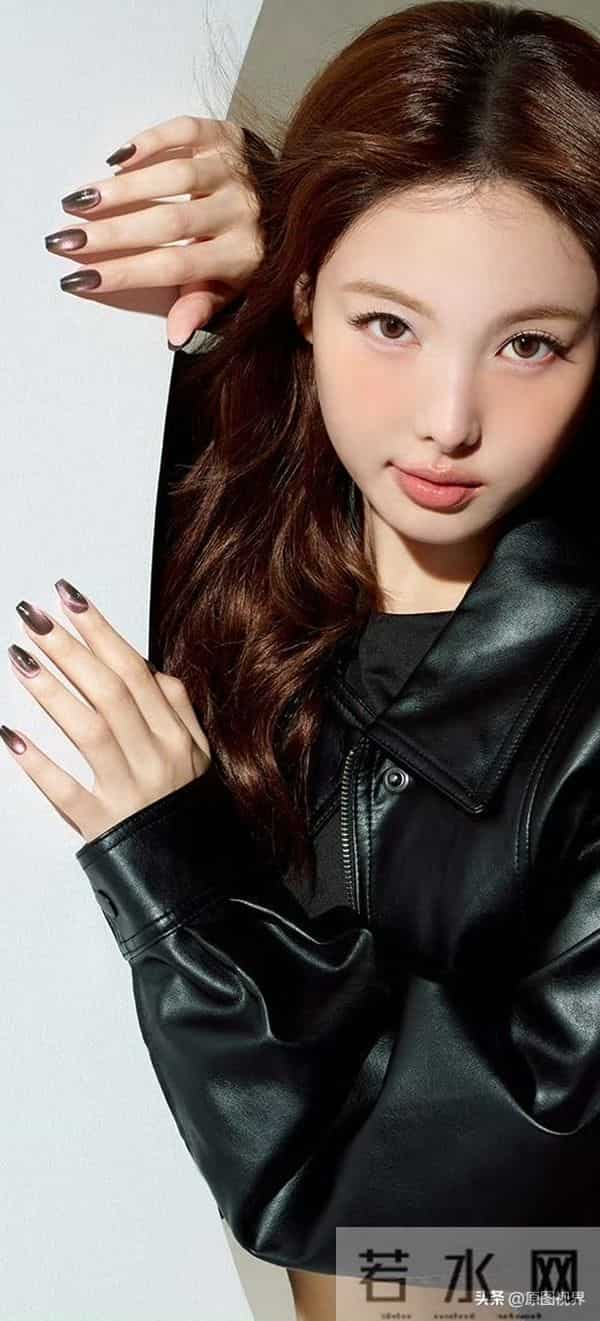 娜年今日——林娜琏时尚写真大图