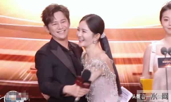 何炅谢娜再次同台,难敌岁月,何炅回应衰老焦虑,令人唏嘘!