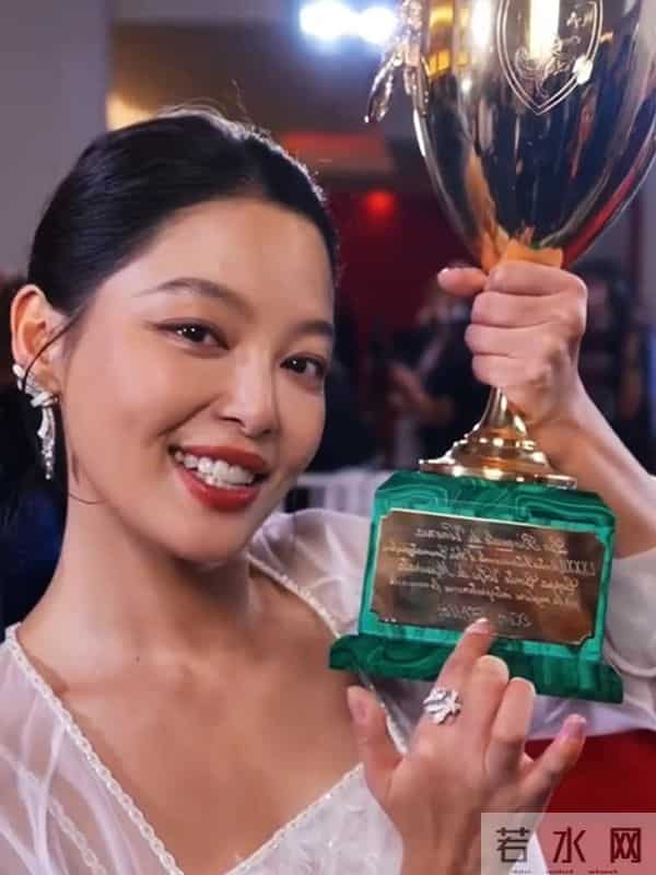 听了王家卫的录音文档，突然怀疑，张国荣的抑郁症不会和他有关吧