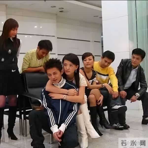 艺人网红跨界主持泛滥，专业门槛持续降低，行业生态该如何救赎？