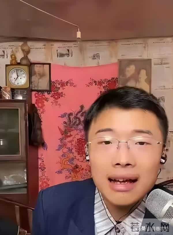 曾一夜成名,“日入百万”的郭有才,如今泡沫散去,他过得如何?