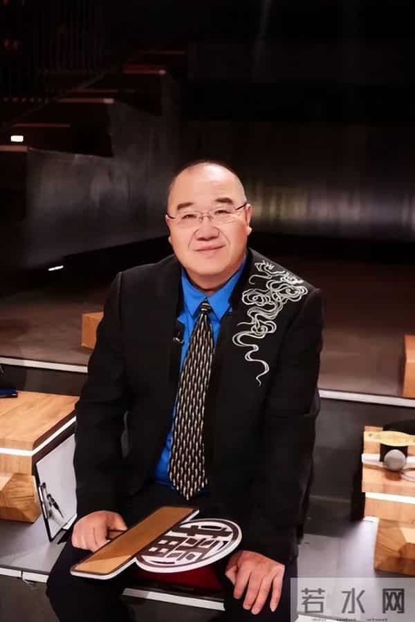 宋丹丹没想到,被自己公开怒斥的英达,如今竟走上了另一条上坡路