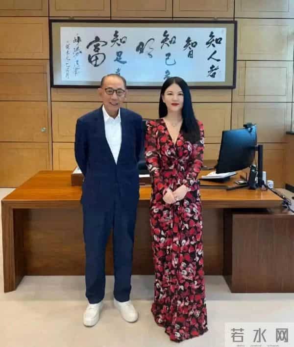 李湘与香港英皇电影公司老板杨受成在一起