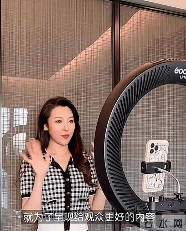 舅舅是陈佩斯，外公是影帝，爸爸是一级演员，自己却甘愿当网红！