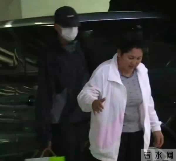 95花邢菲恋情曝光！夜宿男方次日同返，男友竟是青春有你的他？