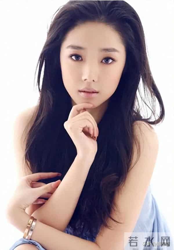 曾被张艺谋力捧,火后与富豪卷款61亿逃亡国外,现在的她过得如何