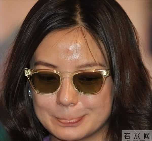 落地的凤凰不如鸡?消失四年后,赵薇终是为自己的“选择”买了单