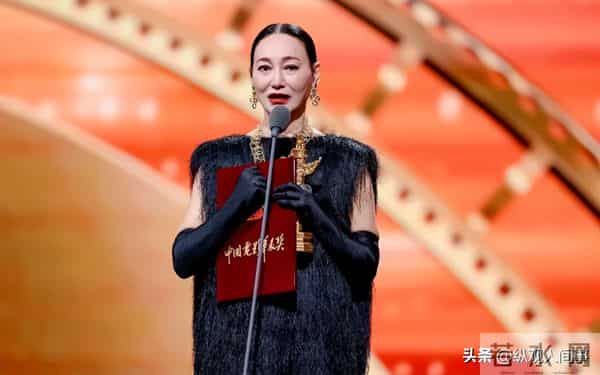 上海红毯：惠英红脸肿胀，蒋欣头包脸骨相绝，胡杏儿斜刘海显老