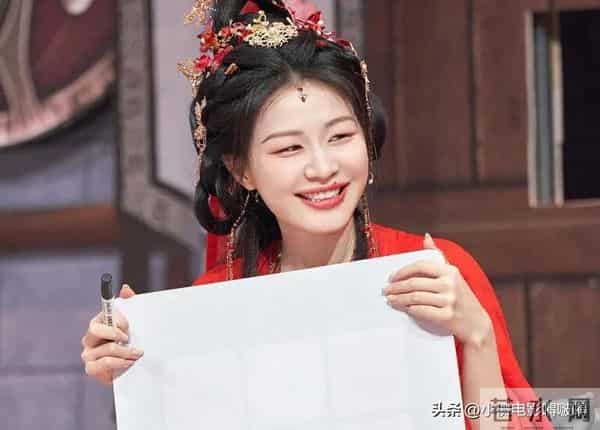 《繁花》录音门升级，金靖遭殃后，即使被“羞辱”也不敢得罪资本