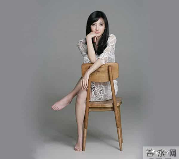 从“素颜出圈”到“风格百变”，王丽坤越来越欲了