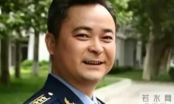 演员祝新运：凭借潘冬子火遍全国，却娶了离异还大3岁的妻子