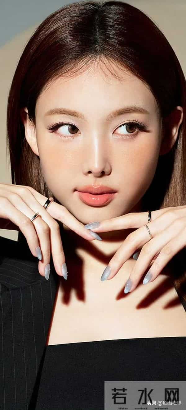 娜年今日——林娜琏时尚写真大图