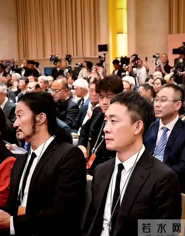 吴京这发型，一言难尽，我心中硬汉