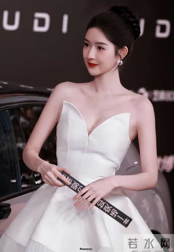 微博视界大会:杨幂丰满有料,关晓彤珠圆玉润,蒋欣美一大跳