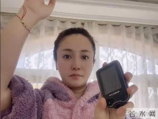 朱赤丹：结婚多年无儿无女，45岁辞职选择创业，因考试压力大痛哭