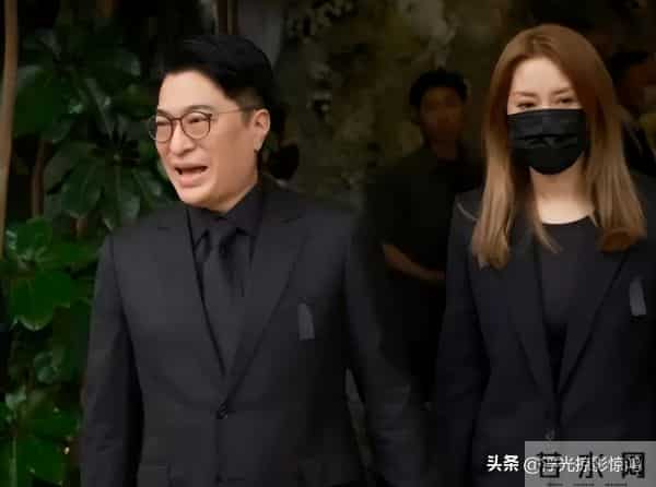 千亿阔太徐子淇老公李家诚当火炬手，她的反应超绝，果真御夫有术