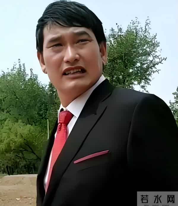 于文华也没想到，大衣哥爆红14年后，如今终于过上了理想生活