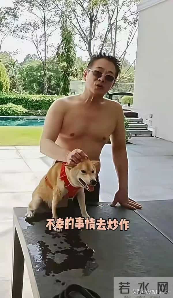 李连杰亲自下场辟谣，泳池脱衣露出光洁胸口，直言：别拿逝者炒作