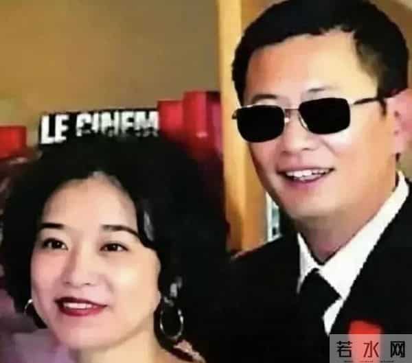 向太真敢说!面对王家卫近期舆论,向太直言:没有张叔平他算个屁