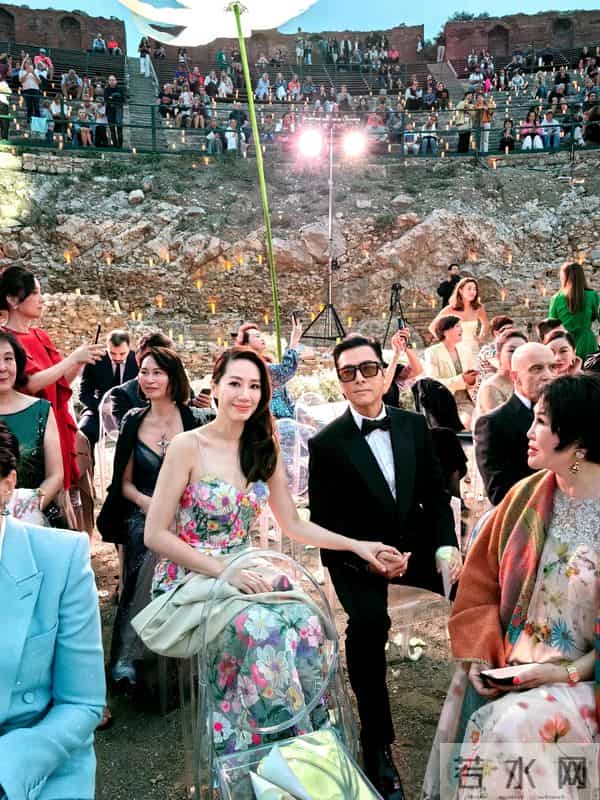 温州日清集团嫁女，甄子丹和汪诗诗甜蜜牵手，任达华女儿长得像他