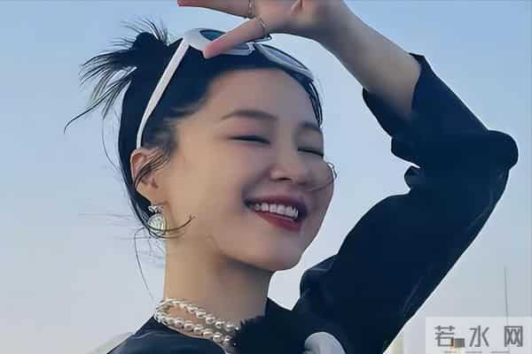 “录音门”不到一周，官方下场锐评，王家卫秦雯迎来两大噩耗