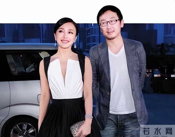 央视主持人胡蝶：31岁嫁大12岁陆川，婚后长期分居生下一儿一女