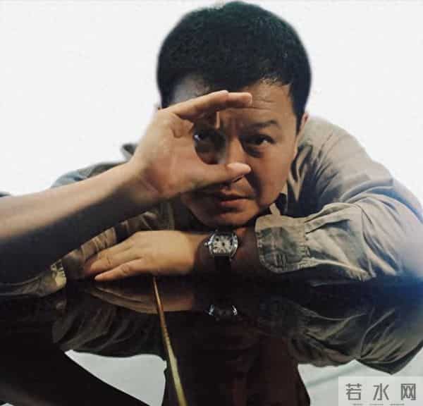 倪萍怎么都没想到，杨亚洲69岁的时候，能带着一家人站到台前