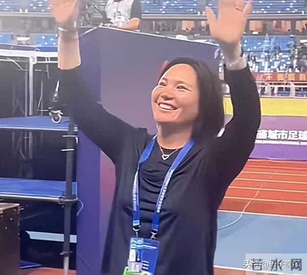 周高萍发文告别