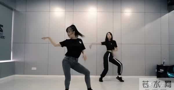 雷佳音的妻子居然是她！是我们的童年女神，网友：藏得太深了