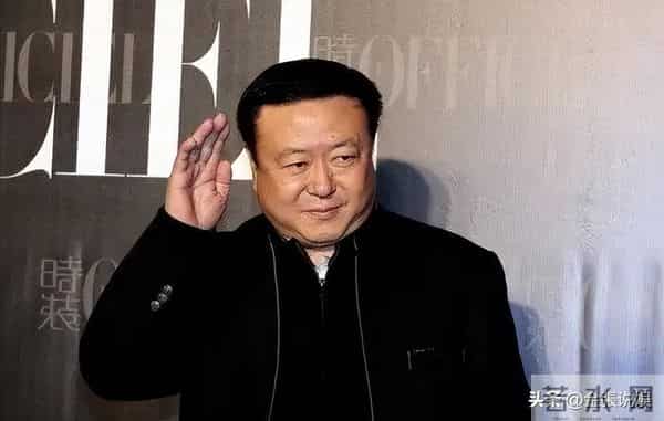 一婚娶央视主持人，二婚娶演员，三婚娶小30岁美女，64岁终于当爹