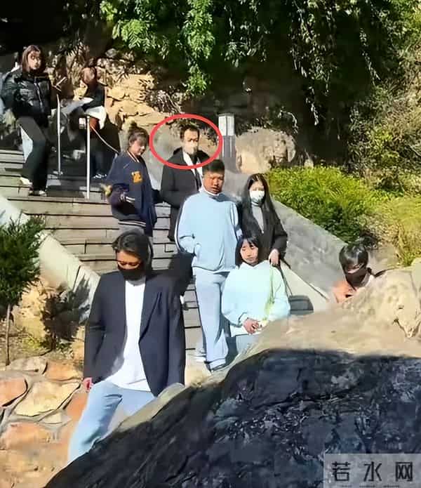 祈福9天后，辛柏青状态不对劲！神情哀伤满脸憔悴，比之前老10岁