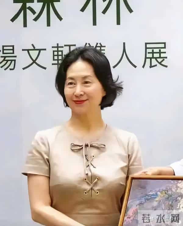 何超琼近况曝光，生图满头白发还有老年斑，和澳门大会判若两人