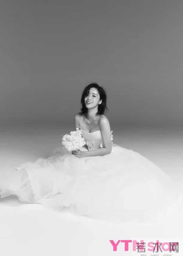 咸恩静金炳佑婚礼，吴尚津担任司仪，婚礼画报公开