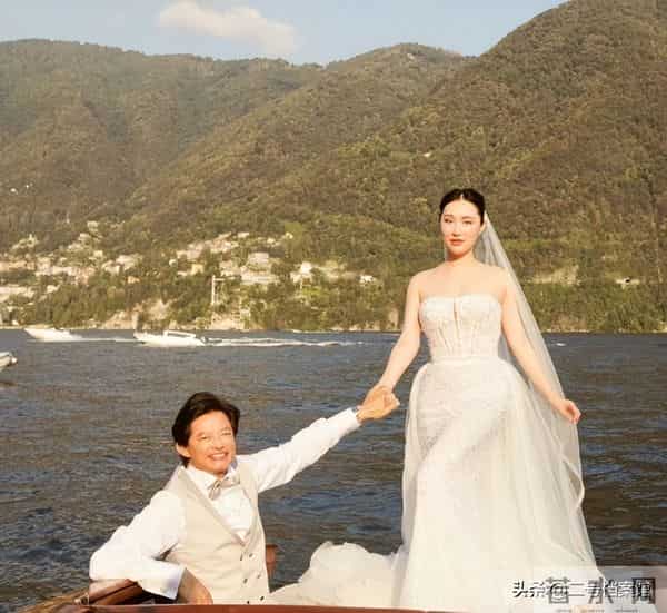 挤走原配自己做美艳师娘, 嫁65岁音乐家的王冰冰, 如今玩的更"花"了