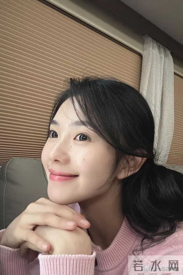 刘浩存绝美性感，气质封神惊艳瞬间