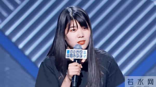 杨笠清空账号背后：顶流脱口秀演员的"体面退场"