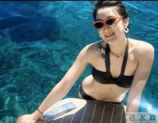 陈赫前妻许婧：在沙特庆生，穿露背装好辣，外籍老公185有胸肌