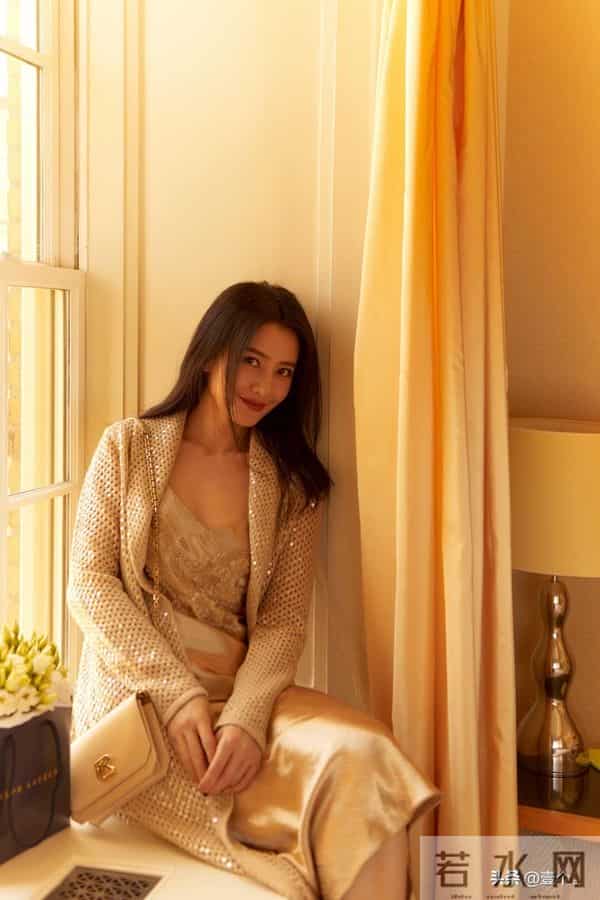 高圆圆太欲了，气质与生活态度沉淀出的立体韵味