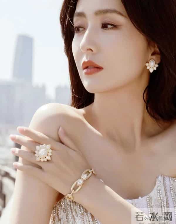 佟丽娅！锡伯族人！"完美身材 "性感丰满迷人气质女人