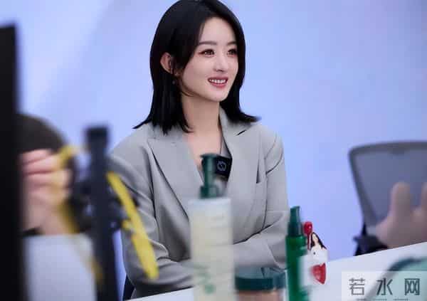 被“艳压”8年,杨幂再次官宣新消息,已是赵丽颖高攀不起的存在