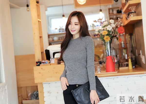 孙允珠——简约圆领毛衣&西装领格子外套