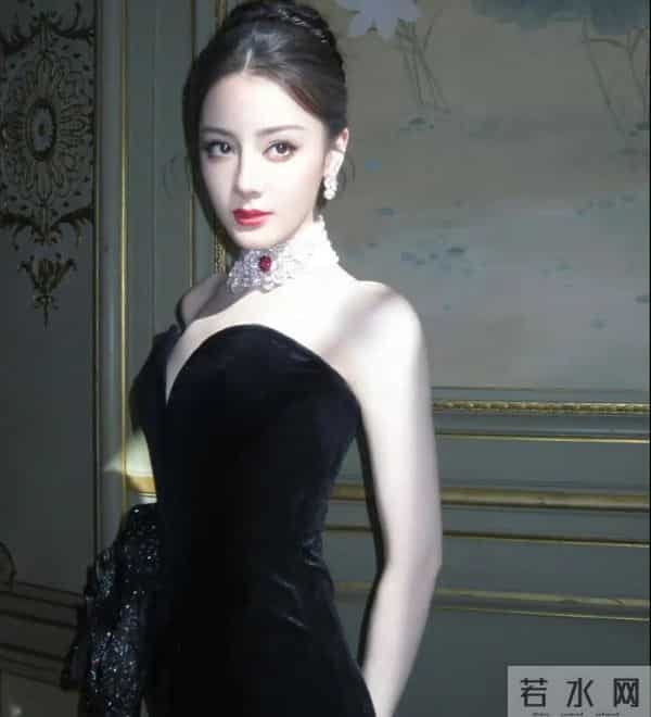 凌晨2个瓜,迪丽热巴红毯遭人嫌?刘亦菲被内涵不时尚,各个离谱