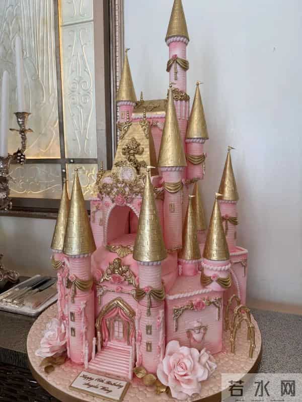 王岳伦一家三口同框，李湘瘦了，被问及模仿热潮，本人笑而不语