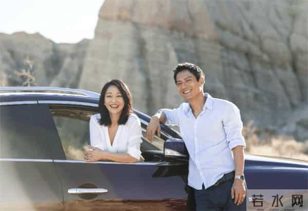 51岁周迅头发花白,一脸老态认不出,强大心态令人叹服!