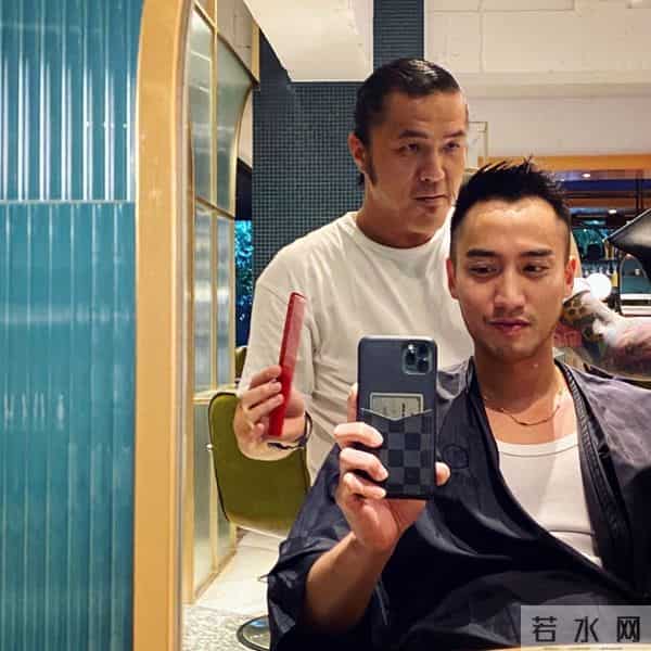 香港著名女星的前夫第三段婚姻陷入危机,女方已经删光所有合照