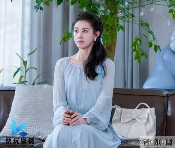 横店这一夜,大气明媚的短剧女神郭宇欣,力压内娱一堆“排骨精”