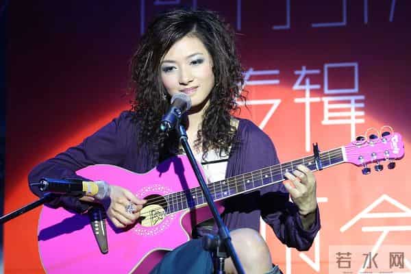 她因美貌受骚扰,拒绝导演七次后被雪藏多年,43岁又凭实力翻红