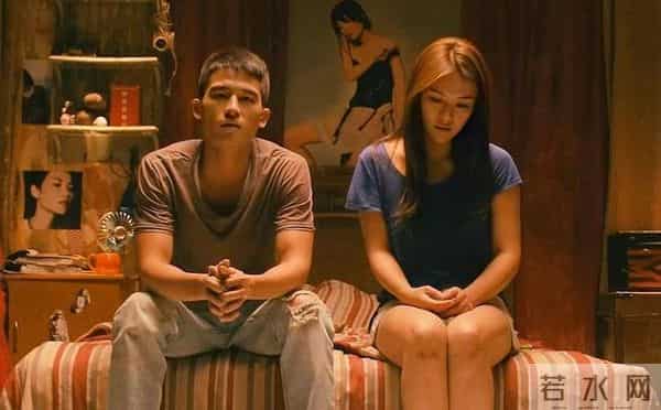 马思纯欧豪时隔7年再同框,男方活动上偷瞄女方,网友:希望复合